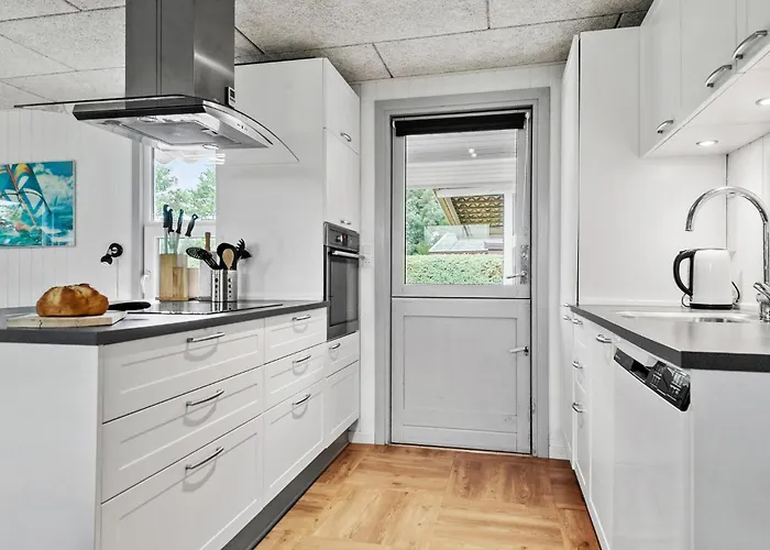 Amazing In With Kitchen